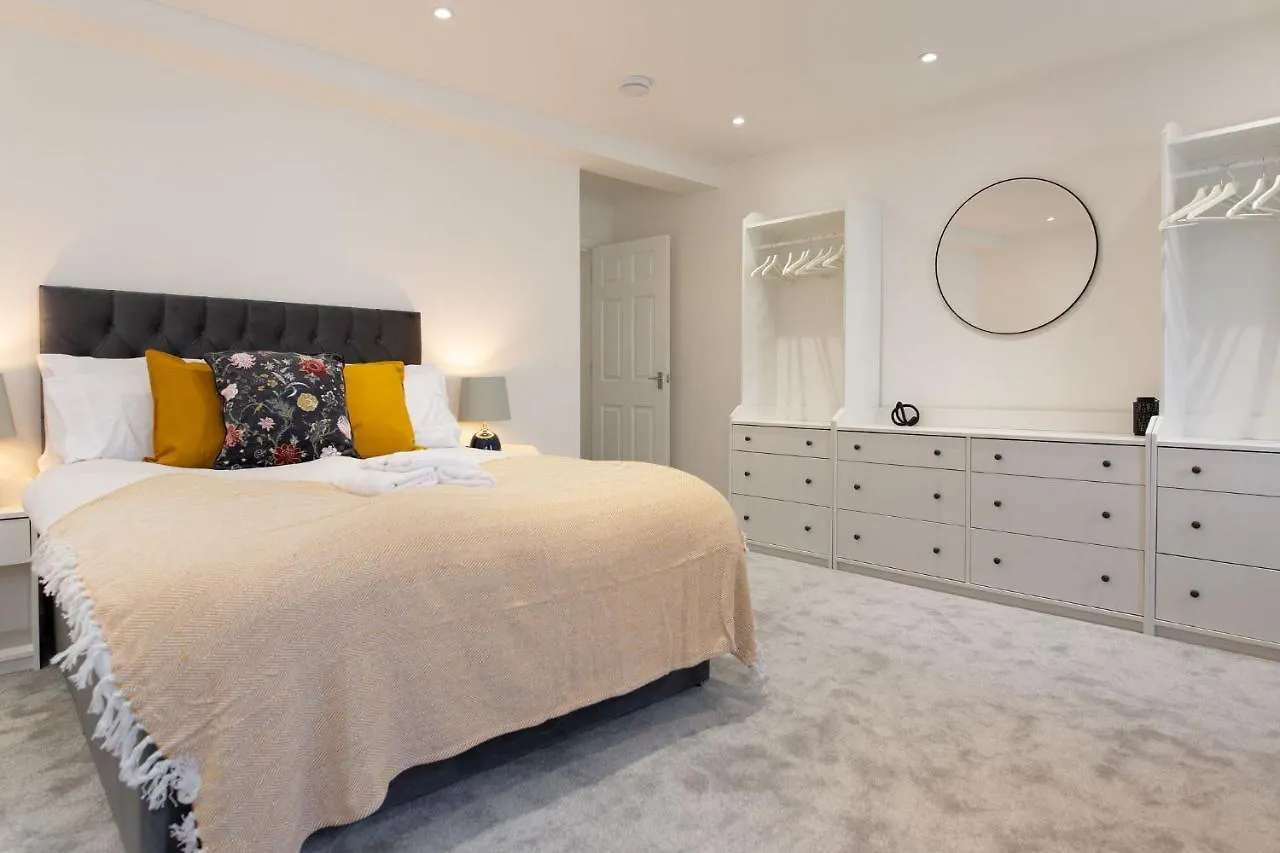 Apartment Stayright Central Flats In Cardiff With Designated Parking